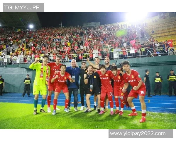 赛后分析：北京足球队与广州足球队的表现与状态对比解析